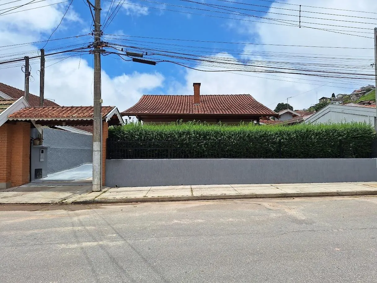 Casa Moderna - 2 Suites Proxima Ao Portal Campos do Jordao